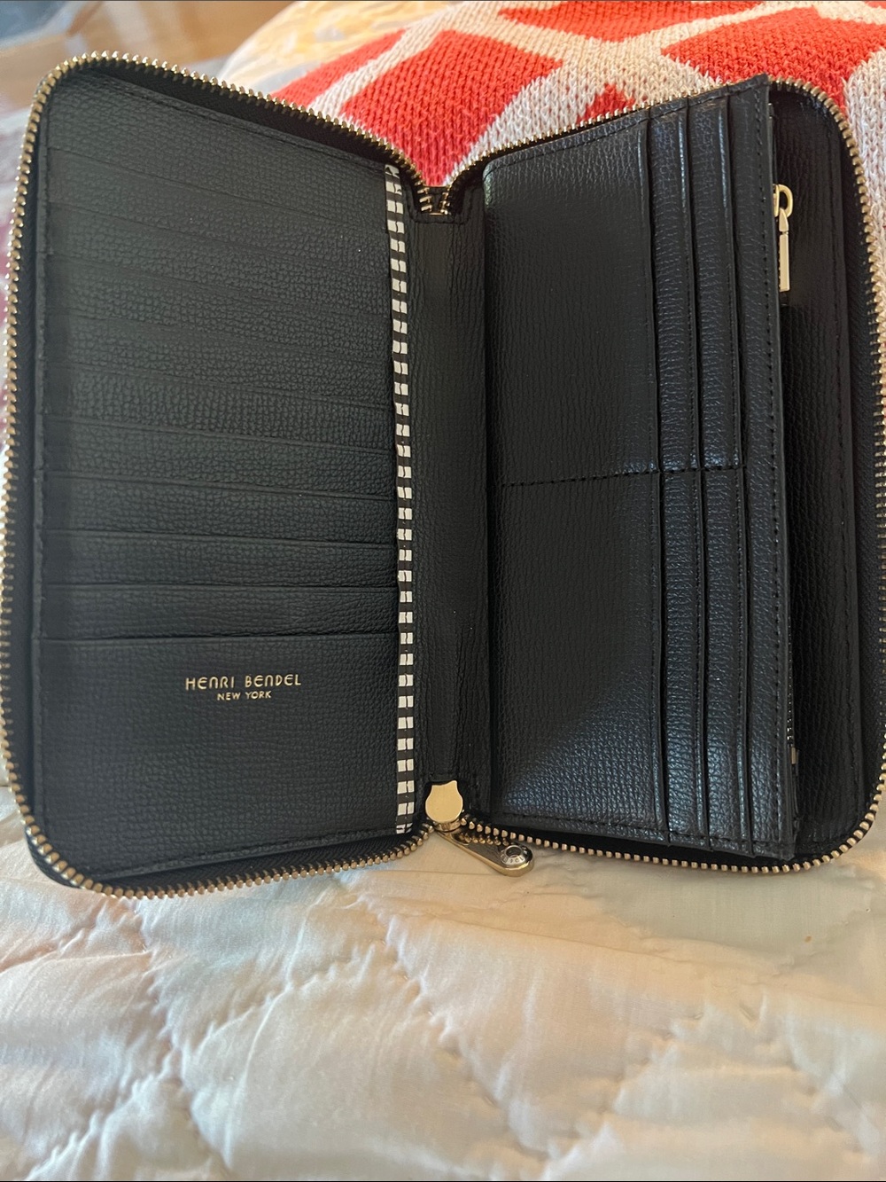 Henri bendel large zip up wallet - Picture 2 of 8